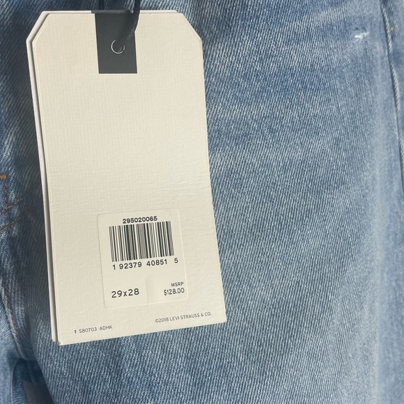 NWT Levi’s • 501 Skinny Distressed Mid-Wash High Waisted Mom Jeans. - Picture 2 of 6